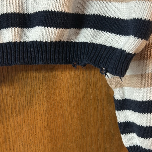 Francesca’s Mi Ami Large Crop Sweater - Picture 5 of 7
